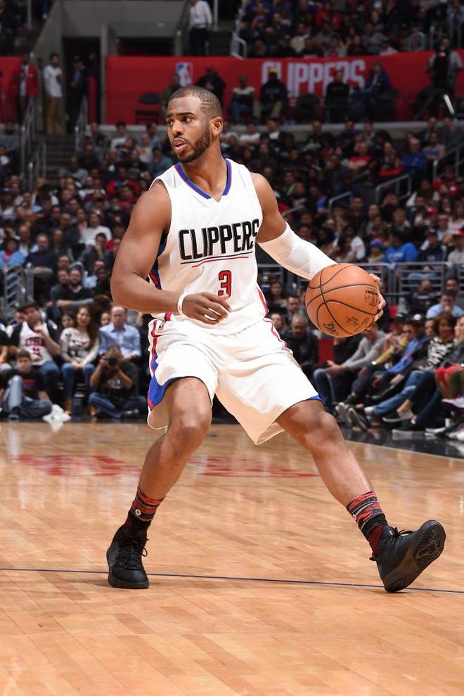 杜兰特连续得分，引领全队节奏（杜兰特连连得手，带动全队节奏）