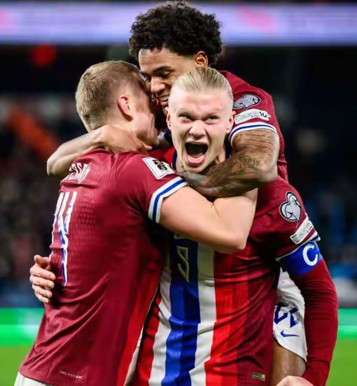 逆天，挪威甲门将点球大战一脚将摆好的球踢走以干扰对方（点球大战离谱一幕：挪甲门将故意将摆好的球踢走干扰对手）