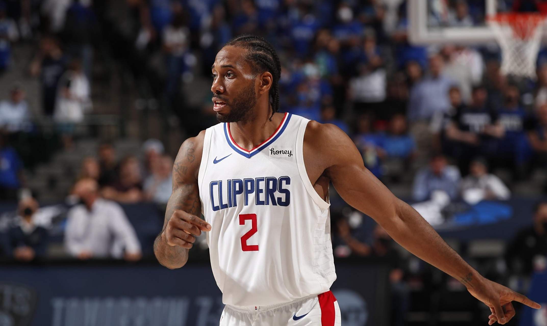 安迪·卡罗尔惊叹切赫神扑，创英格兰足球史经典瞬间（安迪·卡罗尔惊呼切赫神级扑救，一幕载入英格兰足坛史册）